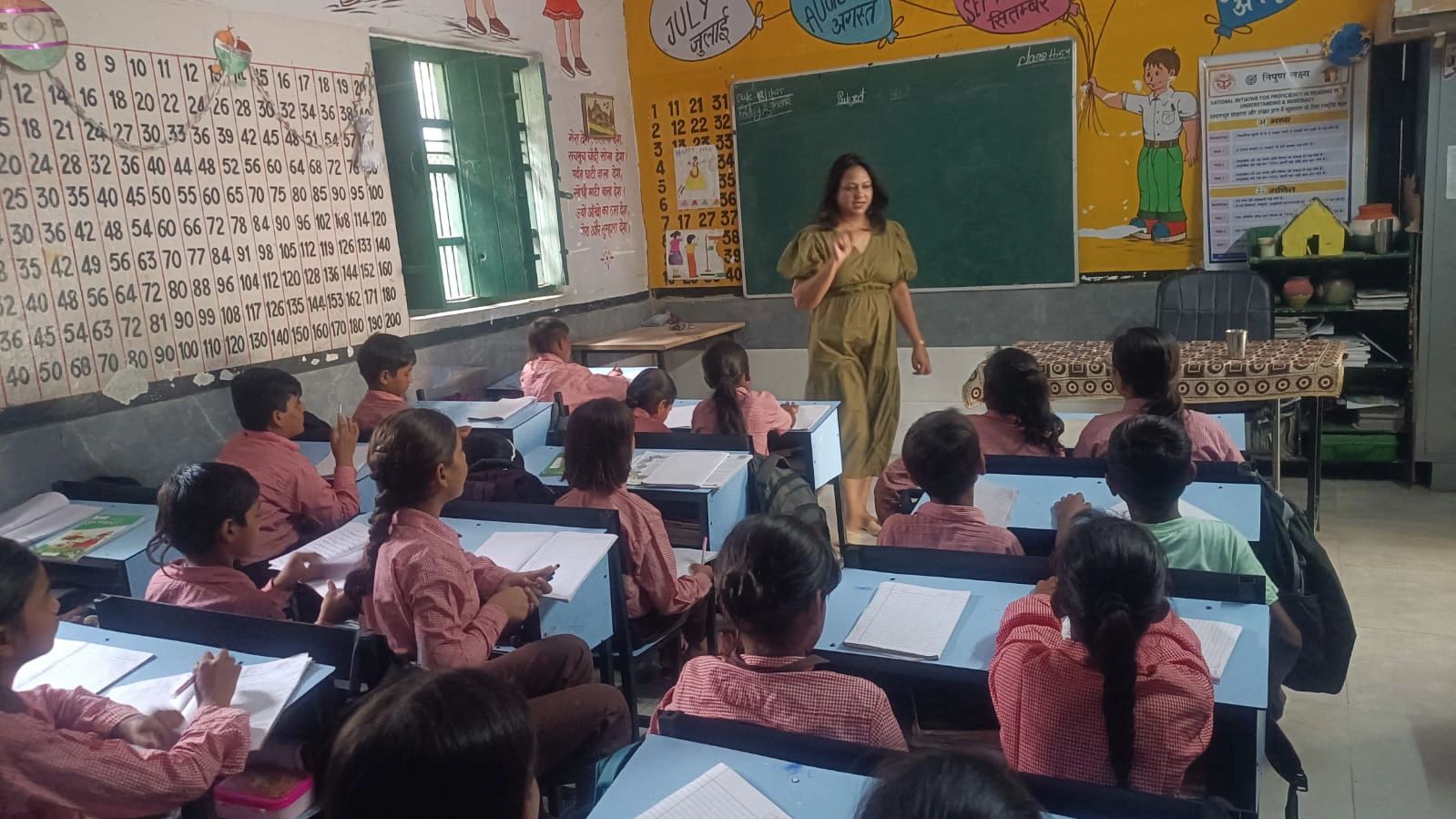 Snigdha engaging with students in an interactive learning session